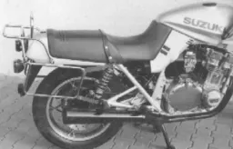 Komplettträgerset (Seitenkofferträger und Rohrgepäckbrücke Topcaseträger) schwarz für Suzuki GSX 750 Katana (1980-1984)