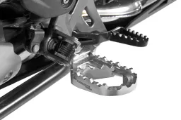 Fernreisefußrasten "Works" niedrig für BMW R1300GS/ Adventure, R1250GS/ Adventure, R1200GS (LC)/ Adventure (LC), F900GS/ Adventure, F850GS/ Adventure, F800GS(2024-), F750GS